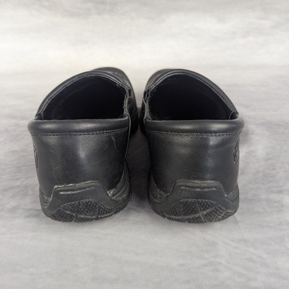 Keen Size 7 Black Leather Slip-On Loafers with Padded Comfort main image 7